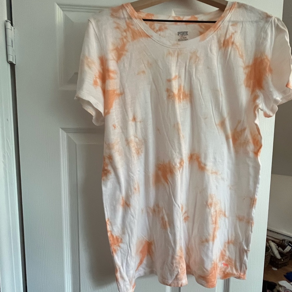 VS Pink short sleeve T-shirt